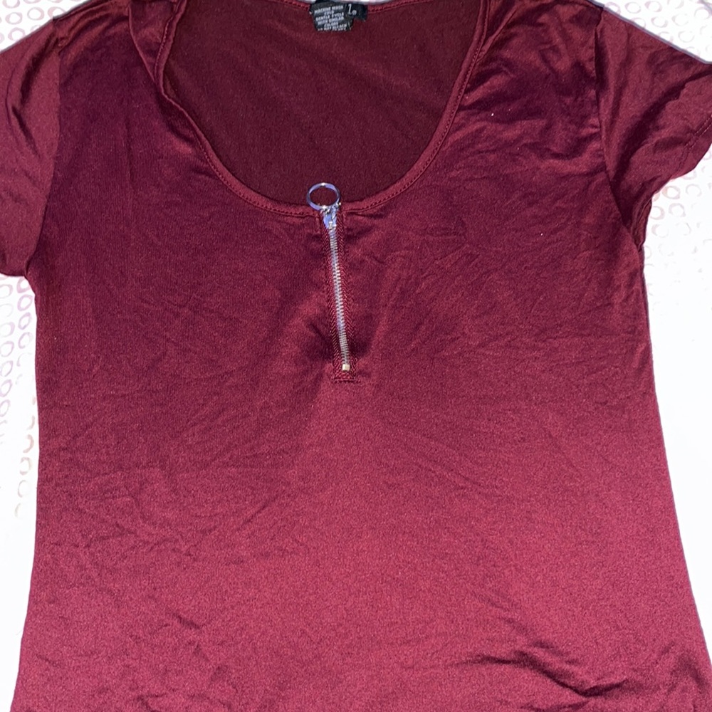 Medium burgundy Rue21 Crop top with zipper